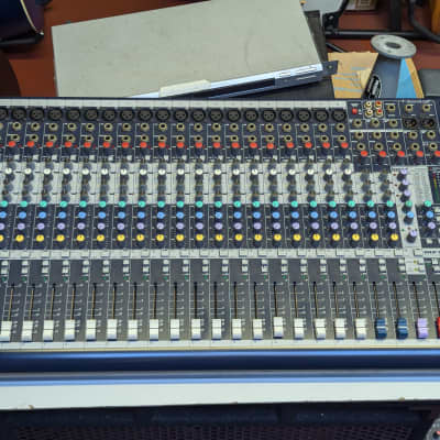 Soundcraft MFX 20/2 Mixing Board | Reverb