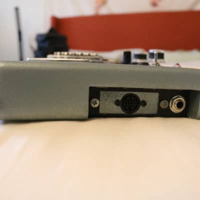 ONE OF A KIND: Roland G707 w/ installed Roland GK MIDI Pickup, MIDI Cable, Roland GI-10 w/ PSU image 4