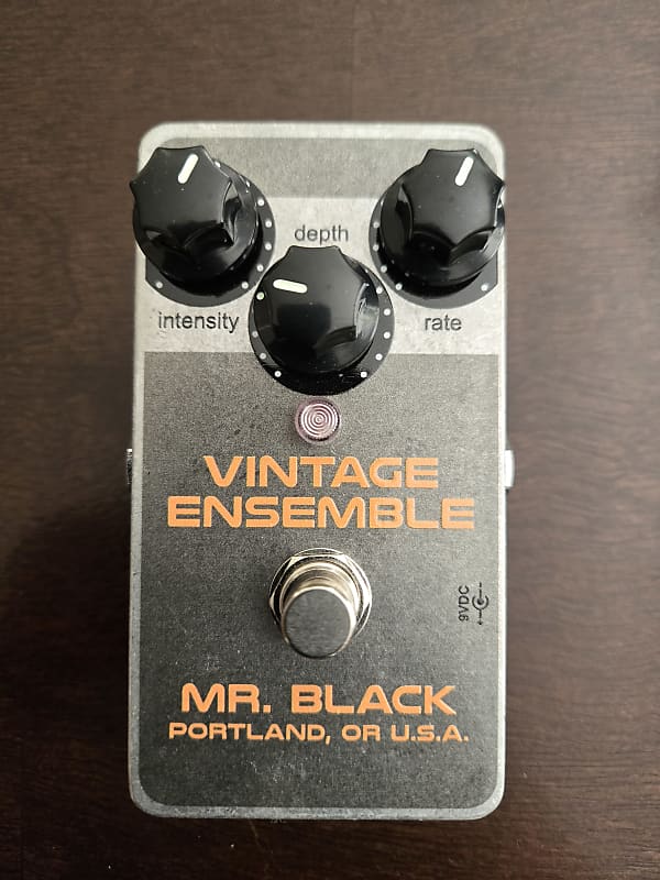 Mr. Black Vintage Ensemble