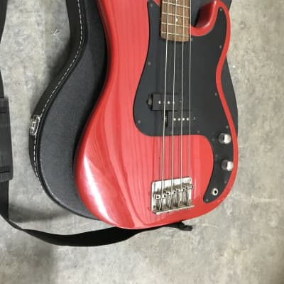 Memphis P-Bass Vintage 4-String Guitar Precision, Red and Black - W/ Black Strap image 2