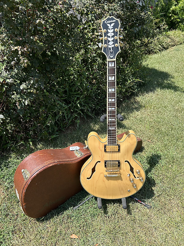 Epiphone Sheraton II Semi-Hollow Electric Guitar - Natural Epiphone Sheraton II Semi-Hollow Electric Guitar - Natural