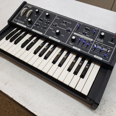 Vintage Moog Rogue Analog Synthesizer Keyboard Serviced w/LED Sliders