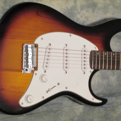 Cort - G200-Strat style Electric Guitar/ Classic Gloss Sunburst image 4