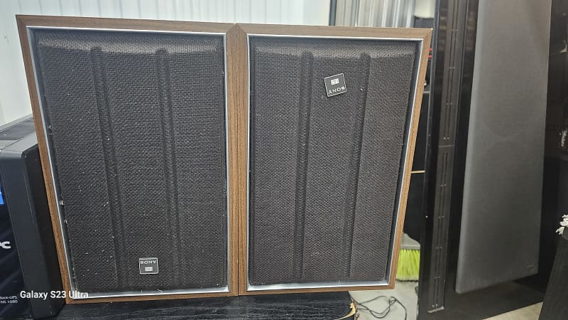 Sony vintage Bookshelf Speakers Unknown  			