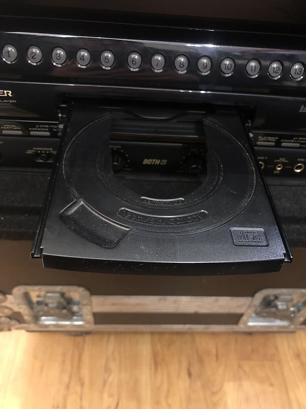 Pioneer CLD-V880 “Laser Karaoke 1998 CD/Video CD/LD player w Pioneer CLD-V880 “Laser Karaoke 1998 CD/Video CD/LD player w