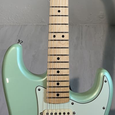 Fender  Player Stratocaster  2018 ***LIMITED EDITION****Metallic Surf Green image 4