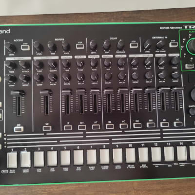 Roland AIRA TR-8 Rhythm Performer Drum Machine 2014 - Present - Black