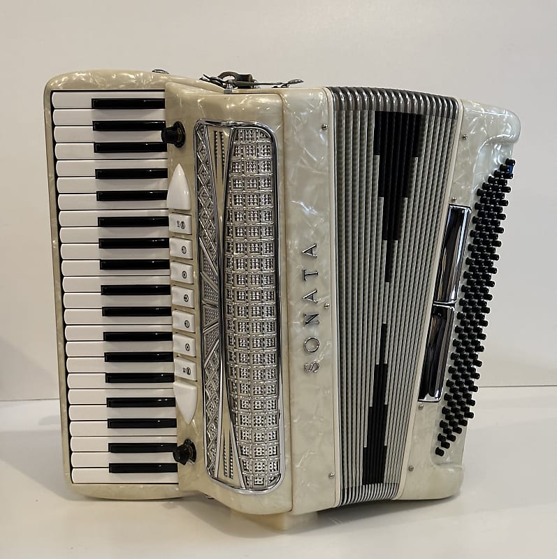 Sonata White Pearl Piano Accordion LM 41/120 Italy w/ Soft | Reverb