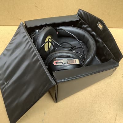 Grundig GDHS 221 vintage Headphones / super cool funky design / with original case image 3