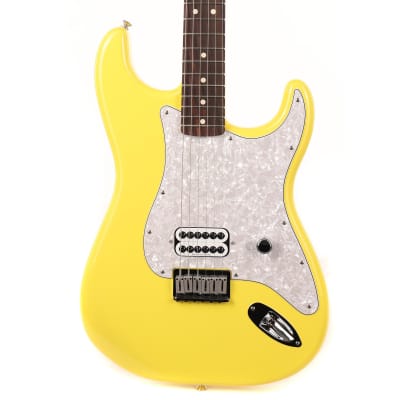 Fender Limited Edition Tom DeLonge Stratocaster Graffiti Yellow image 8