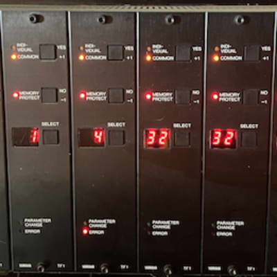Yamaha TX816 8-Module FM Synthesizer 1984 - Black