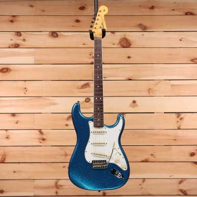 Fender Custom Shop Limited 1965 Stratocaster Journeyman Relic - Aged Blue Sparkle - CZ570996 - PLEK'd image 4