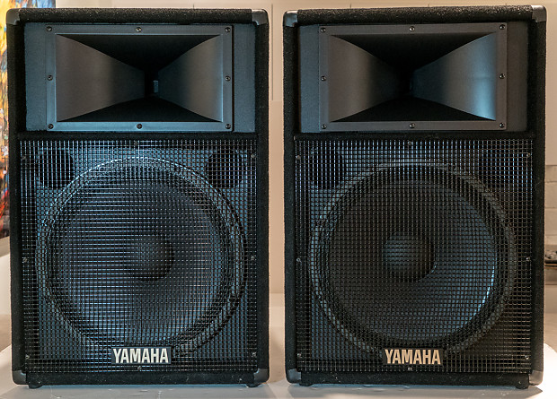 Yamaha S115IV PA Speakers (2) w/ Heavy-Duty Speaker Stands 1990s