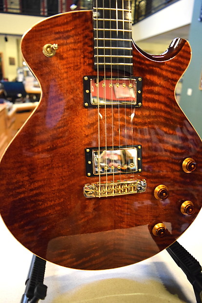 幸せなふたりに贈る結婚祝い Eastman El Reverb | ER-3 Rey ギター