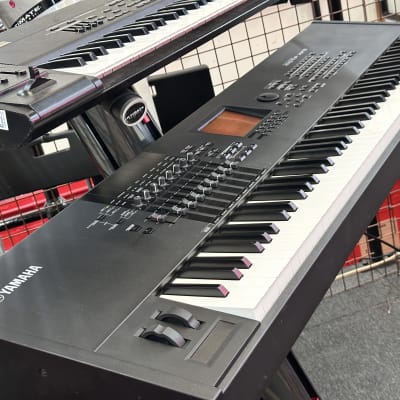 Yamaha Motif XF 8 Production Synthesizer 2010s - Gray