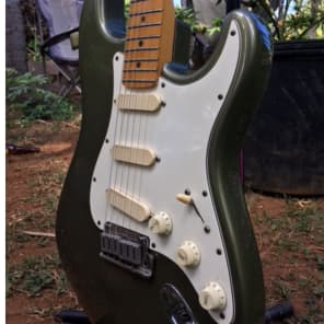 Fender Stratocaster plus 1989 Rare metallic green image 4