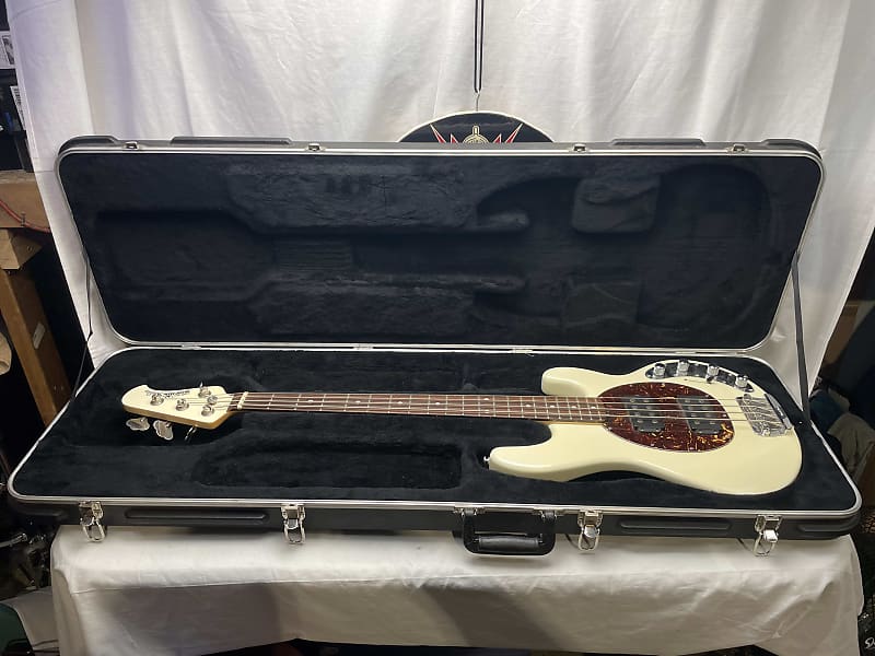 Ernie Ball Music Man StingRay sting ray stingray3 3 EQ HH 4-string Bass with Case 2007 - White / Matching Headstock / Maple neck / Rosewood fingerboard image 1