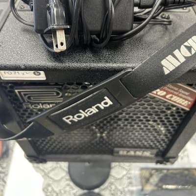 Roland Micro Cube Bass RX 2x2.5-Watt 4x4