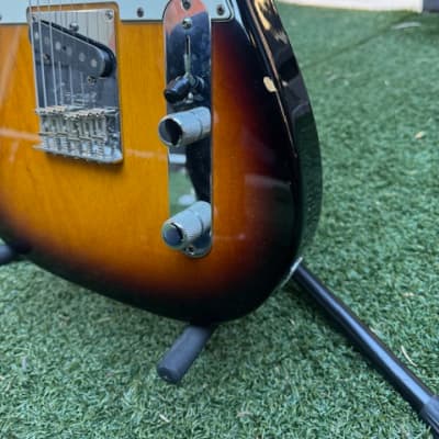 Fender American Standard Telecaster Maple Fingerboard 2-Color Sunburst 2012 image 4