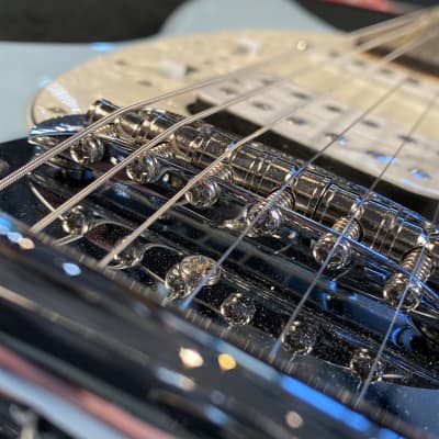 Fender Kurt Cobain Signature Jag-Stang 2021 Sonic Blue #MX21553590 (7 lbs. 7.6 oz.) image 2