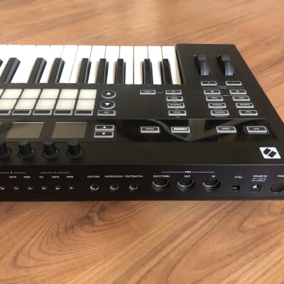 Novation ReMOTE 61 SL MKIII MIDI Controller image 7