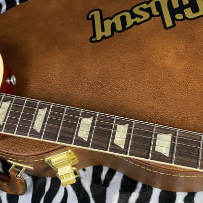 BRAND NEW ! 2024 Gibson Les Paul Standard '60s Unburst - 9.5 lbs - Authorized Dealer - G02715 image 5