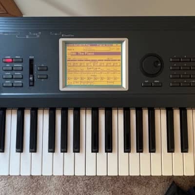 Korg Triton Extreme 61-Key 120-Voice Polyphonic Workstation 2005 - 2009