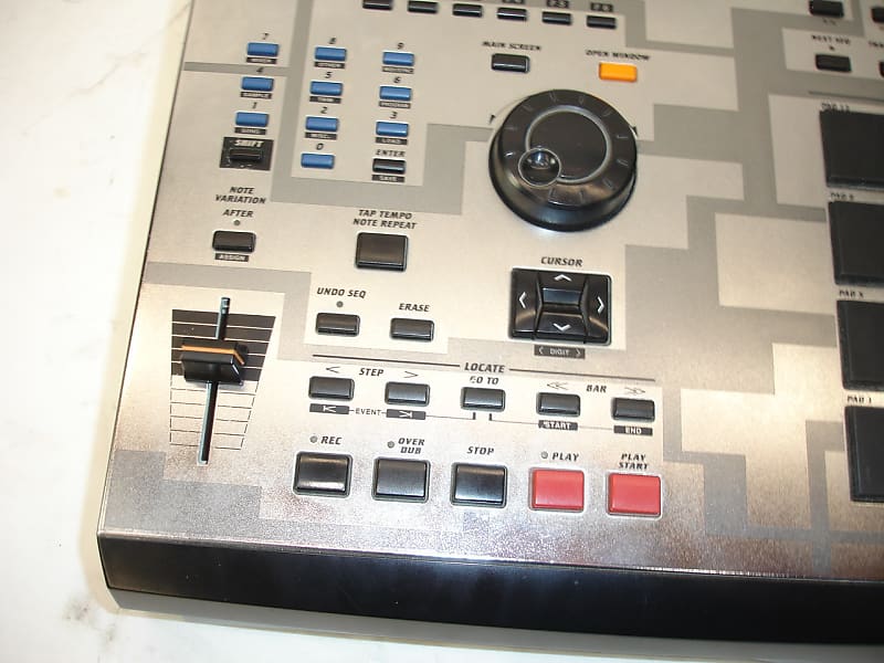 Akai MPC 2000XL SE 3 (SE-3) Limited Edition Music Production Akai MPC 2000XL SE 3 (SE-3) Limited Edition Music Production