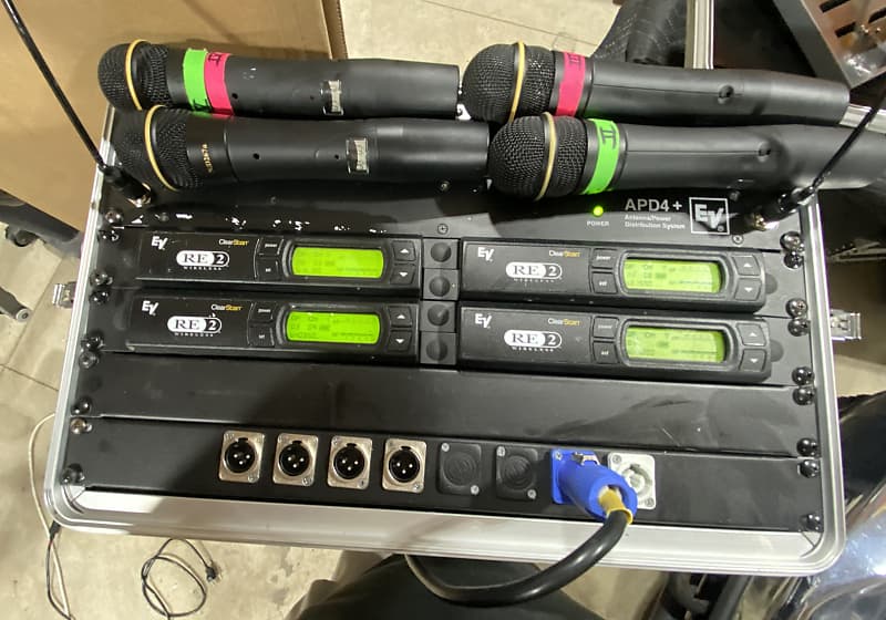 EV RE2 4-Channel Wireless Microphone System with Case | Reverb