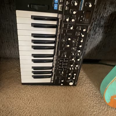 Novation Bass Station II 25-Key Monophonic Synthesizer 2013 - Present - Black