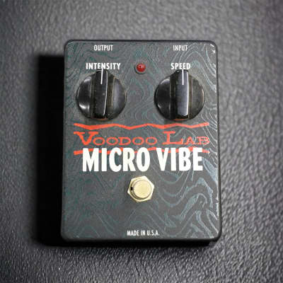 Early Voodoo Lab Micro Vibe Uni-Vibe guitar effects pedal + Cable