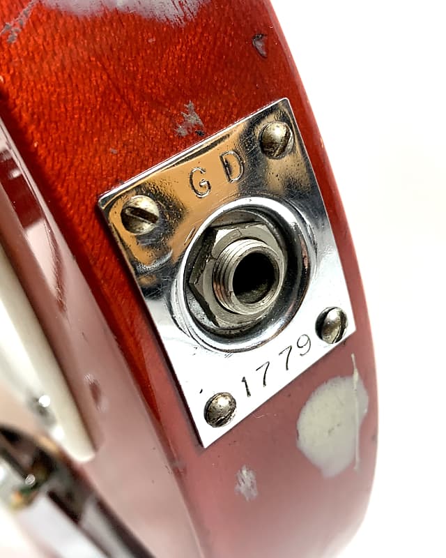 Rickenbacker 335 Rose Morris 1997 Fireglo de 1967 – L'instrumenterie