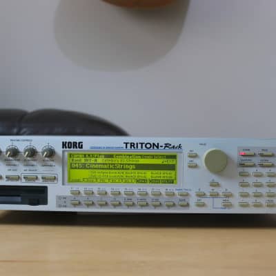 Korg Triton Rack Rackmount 60-Voice Polyphonic Workstation w/SCSI Option 2000 - 2005 - Silver