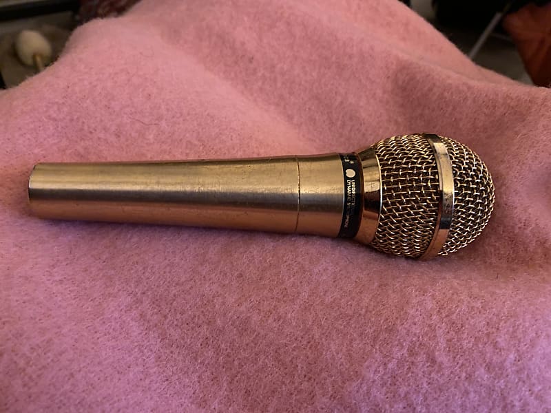 Audio Technica GOLDEN AT818II unidirectional performance microphone Audio Technica mic