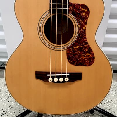 Guild Jumbo Junior Acoustic-Electric Bass, 23 3/4" Short-Scale, Solid Sitka Spruce Top image 2