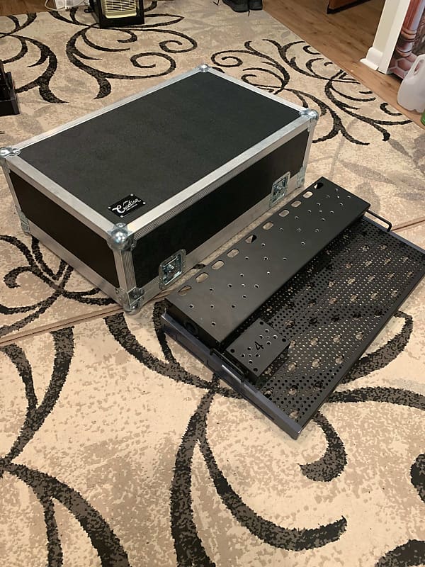 Custom Temple Audio Pedalboard & Case Reverb