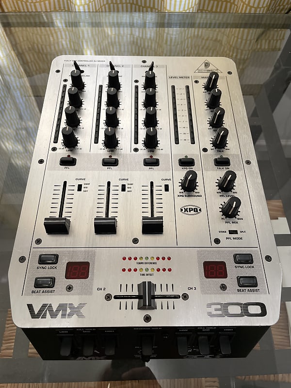 Behringer VMX300 3-Channel DJ Mixer - Great Condition