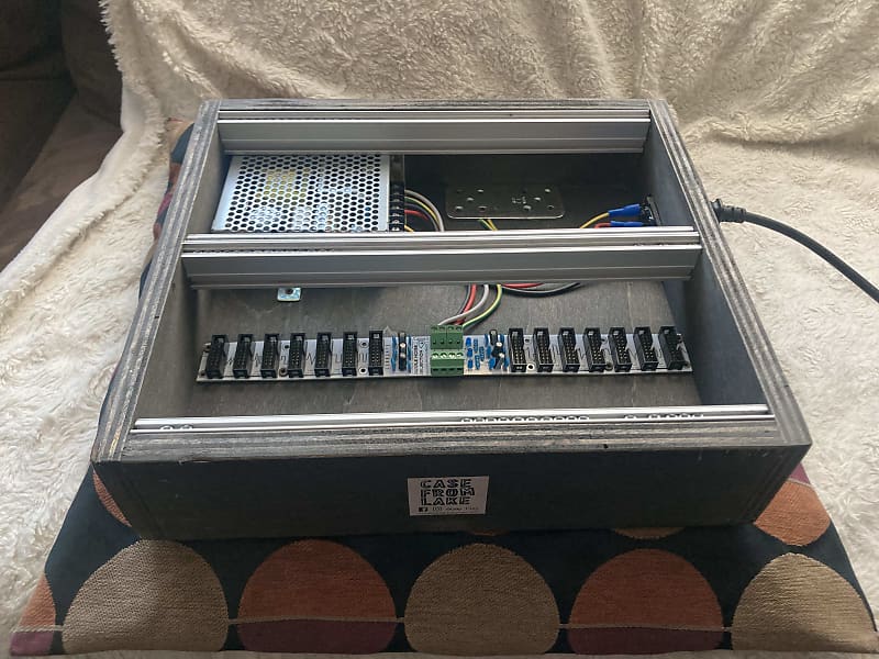 Case from Lake Eurorack Case 60hp 6u 2021 | Reverb Brazil