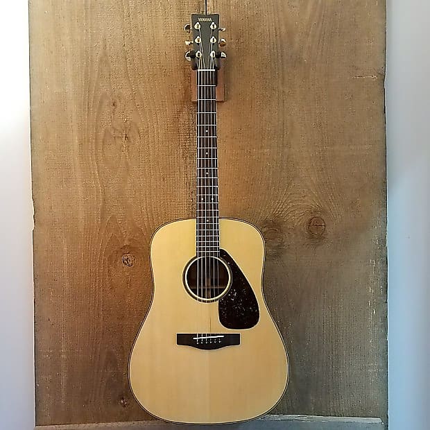 Yamaha DW-7 Dreadnought Acoustic Guitar Natural w/ Hardshell