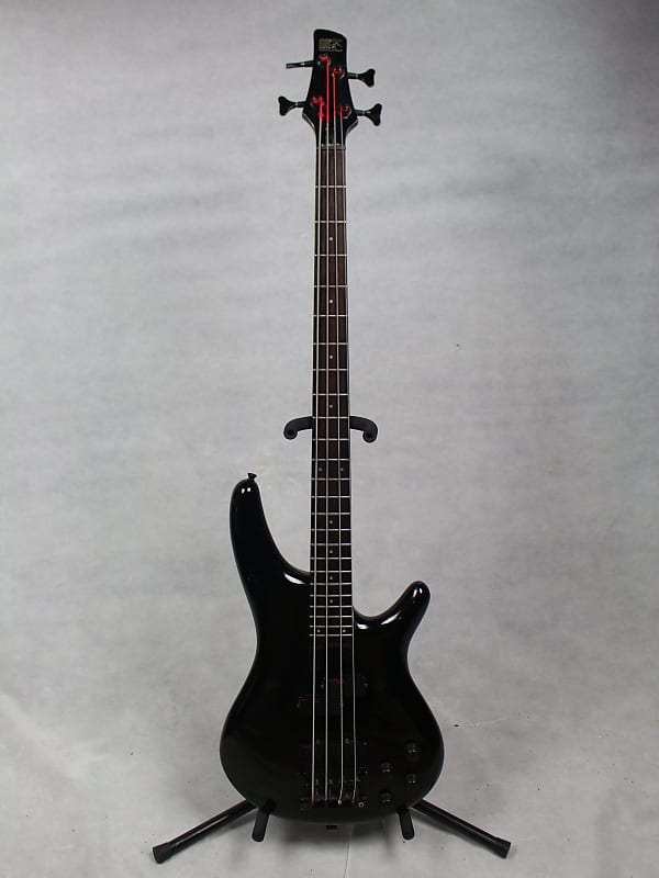 再入荷お得大人気 アイバニーズ　Ibanez ベース　BASS 黒　GSR320 ベース