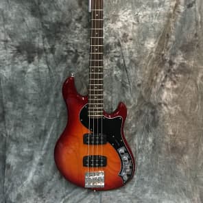 Fender Deluxe Active Dimension Bass IV HH Aged Cherry Sunburst w/ Rosewood Fretboard