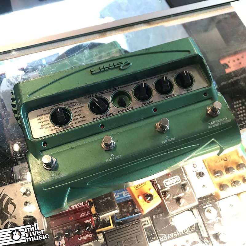 Line 6 DL4 MKI Delay Modeler Used