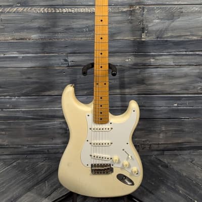 Used Squier '85 MIJ Stratocaster Electric Guitar with Gig Bag image 2