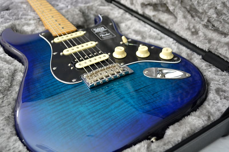 Fender player stratocaster hss deals plus top blue burst