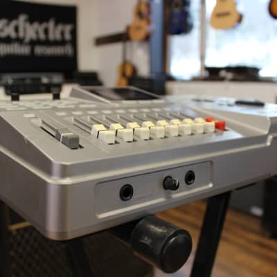 Zoom MRS-802B Digital Multitrak Recording Studio w/power