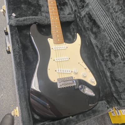 2001 Fender Standard Stratocaster - Black image 14