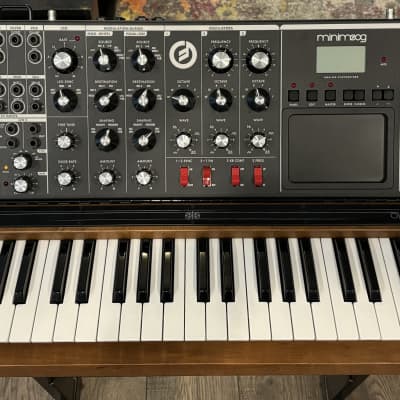 Moog Minimoog Voyager XL 61-Key Monophonic Synthesizer 2010 - Black with Wood Cabinet