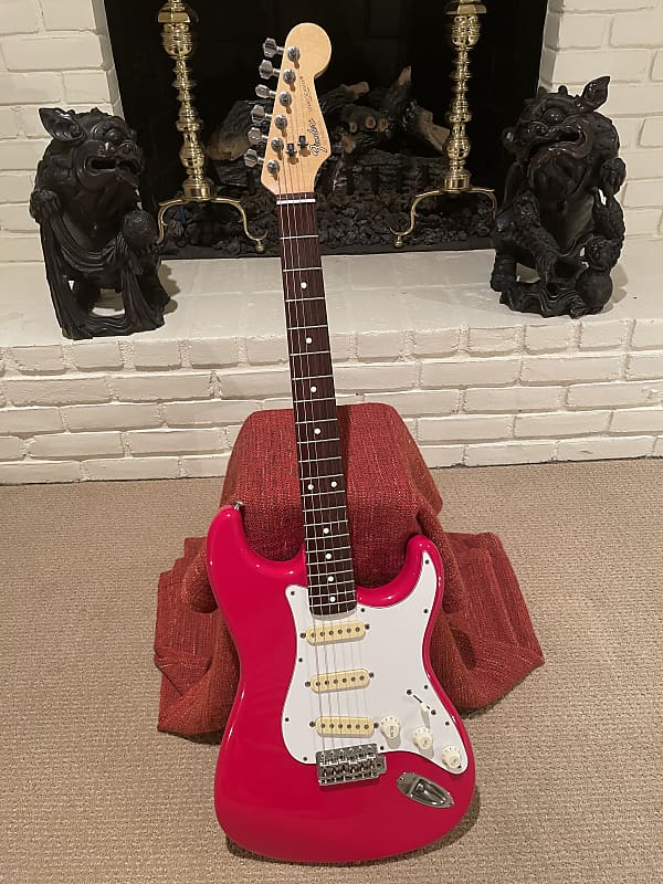 Fender Japan Stratocaster ST-362v 1986 - Red - E Serial Fender Japan Stratocaster ST-362v 1986 - Red - E Serial