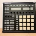 Native Instruments Maschine 2000s - Black
