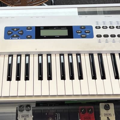 Alesis QS 6.2 Quadrasynth 61 Key Synth Action Keyboard - Pre Owned